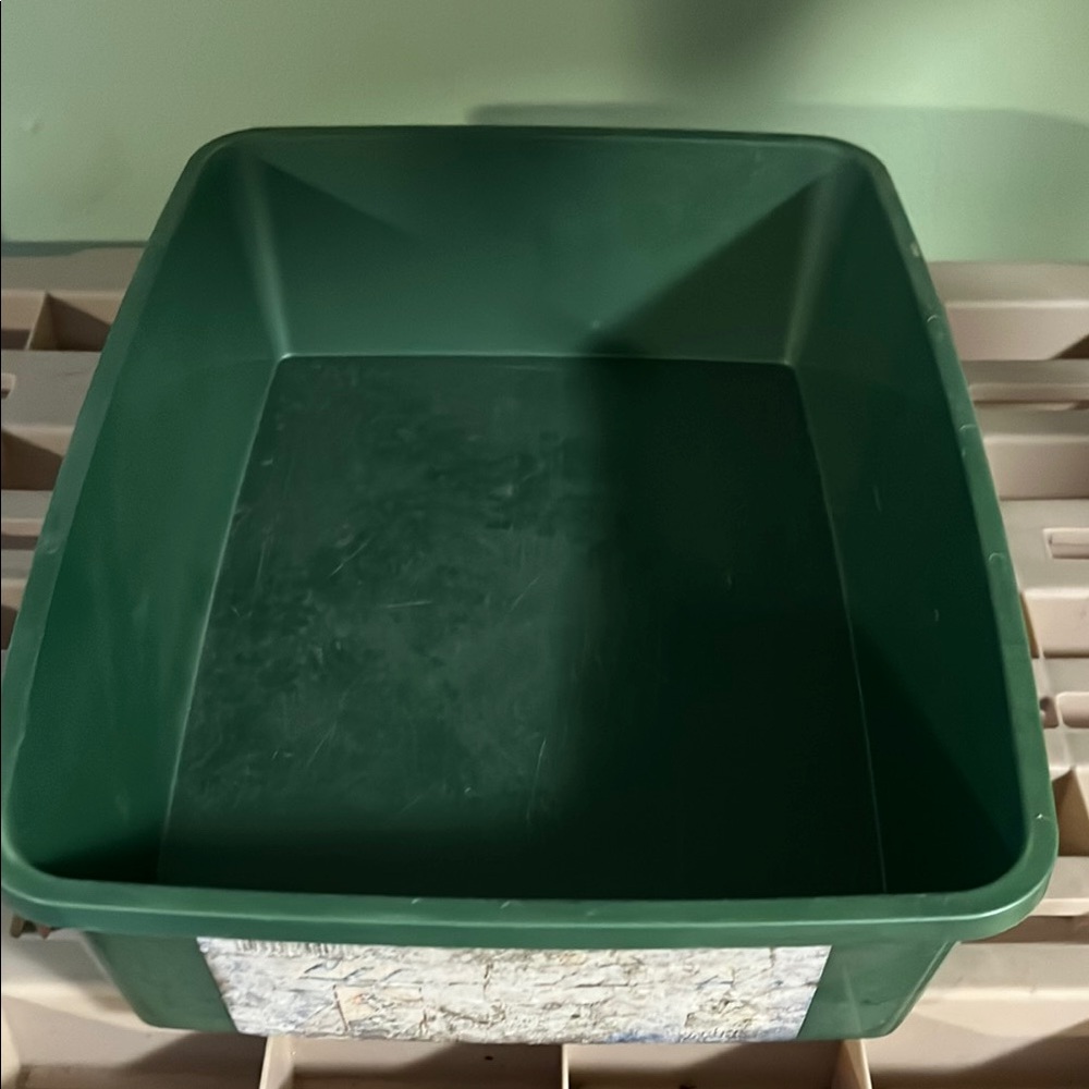 Van Ness Green Plastic Litter Pan